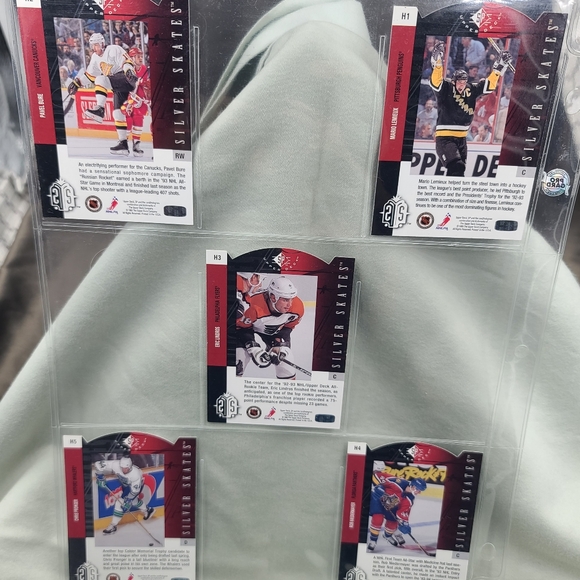 1993-94 Upper Deck SP NHL Hockey "Silver Skates" (H1-H10) Hobby Insert Set - Picture 2 of 4